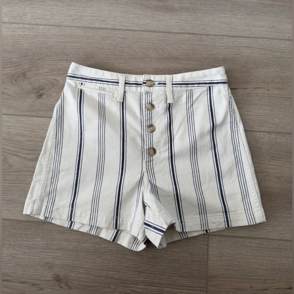 Madewell High Waist White and Blue Striped Shorts 💙🤍🤎 - Picture 2 of 11